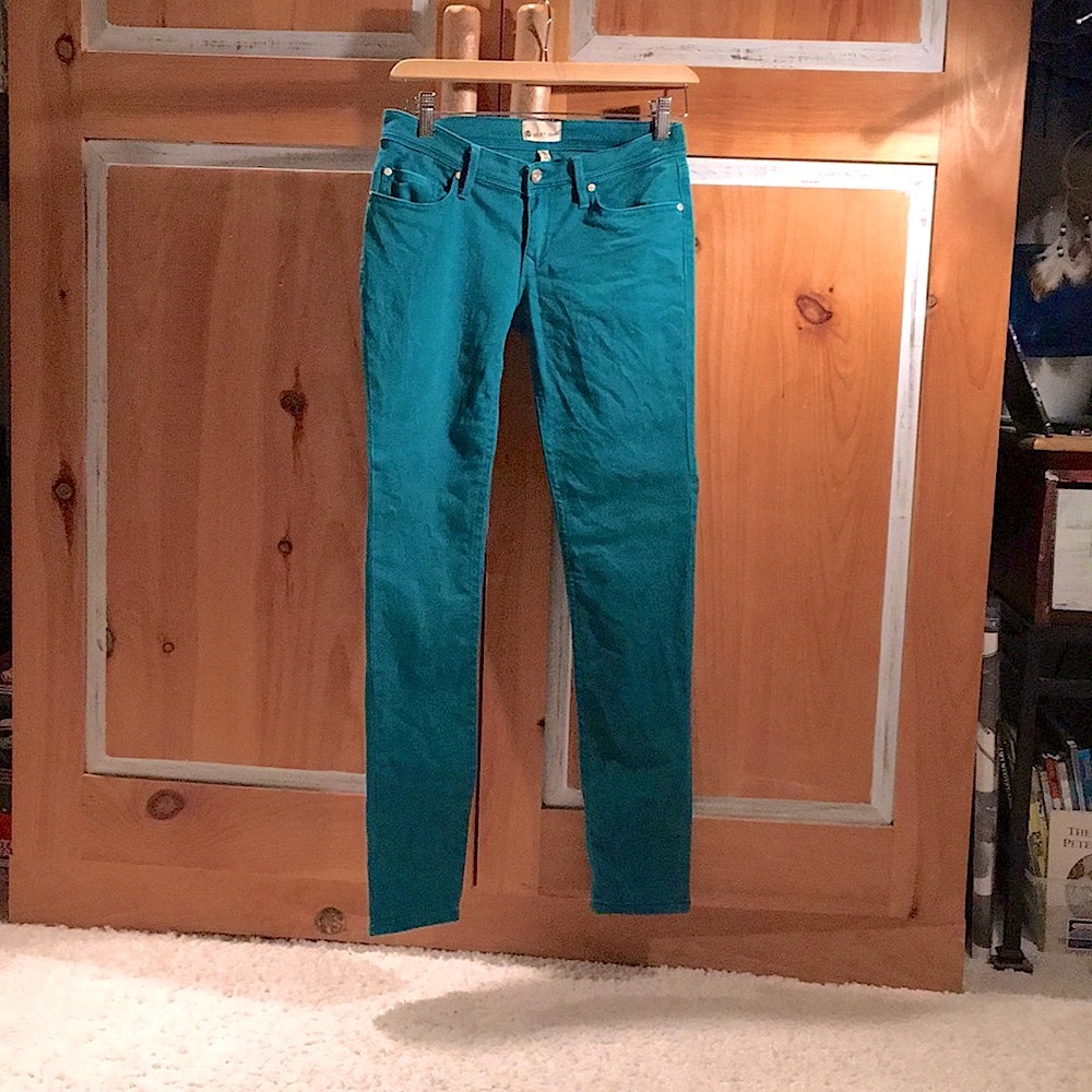 Roxy junior teal skinny jeans. NWOT! Size 1/25